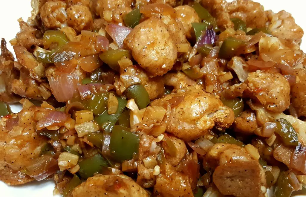 Spicy stir-fried chicken with vegetables.