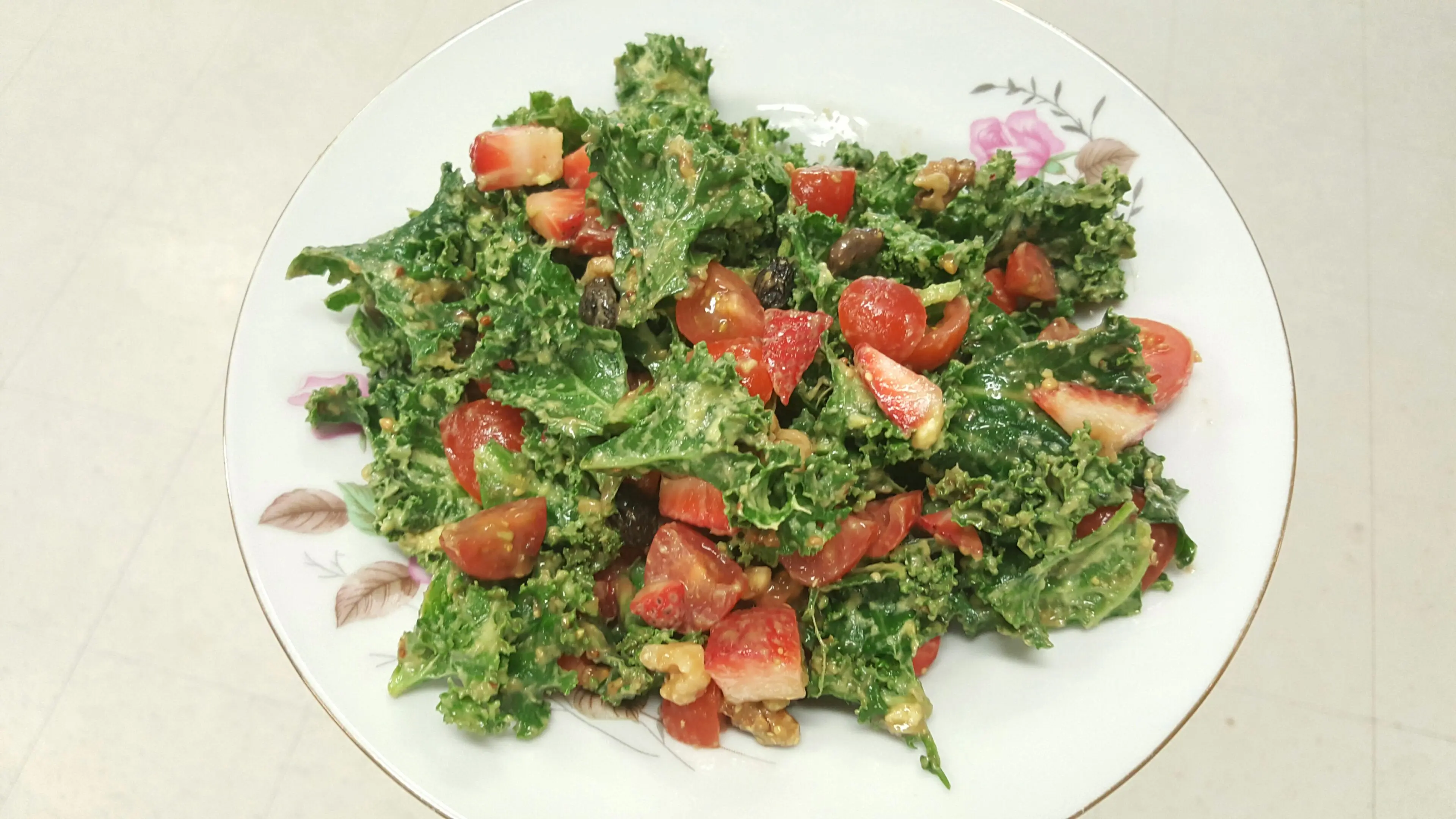 Kale-avocado-salad